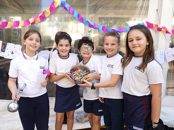 Simulación de un festejo de cumpleaños