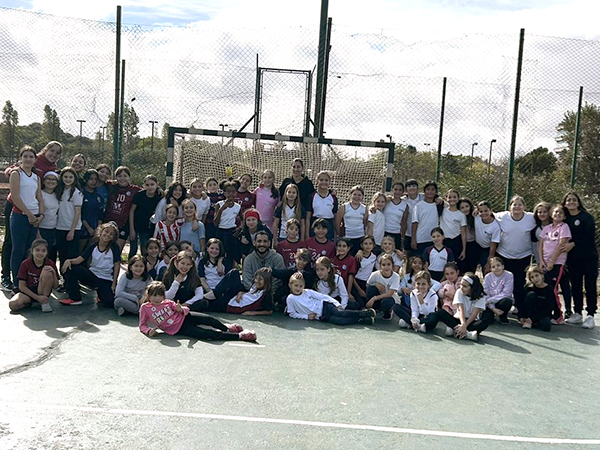Entrenamiento de handball femenino en la UBA