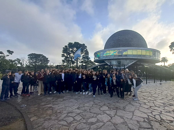 Primer año visitó el Planetario