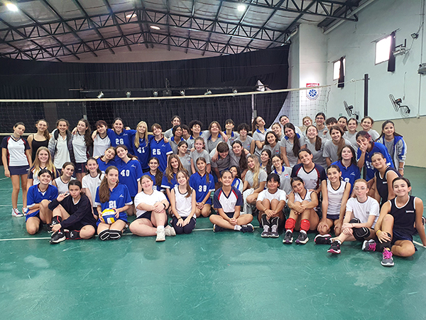 Encuentro de voley en el Colegio Ciudad Jardín