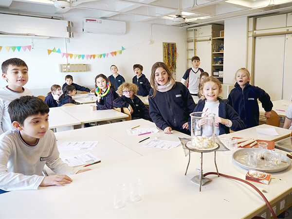 Experiencia de 3er grado en el laboratorio