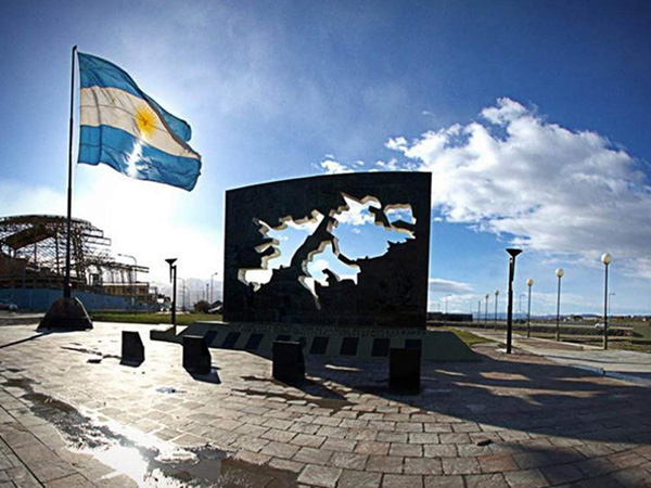 Agenda cultural: 40º Malvinas | Artes Visuales | Teatro. El Partidito